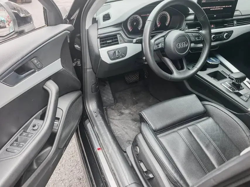 2022 AUDI A4L thumbnail 4