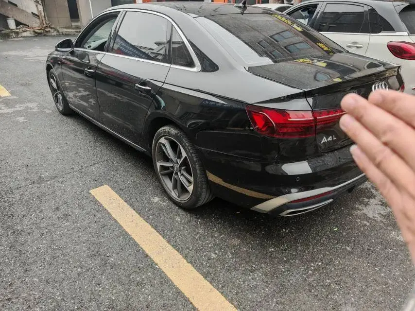 2022 AUDI A4L thumbnail 3