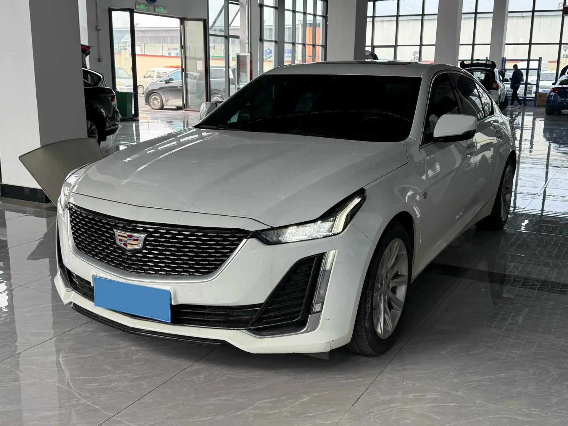 2022 CADILLAC CT5 view 1