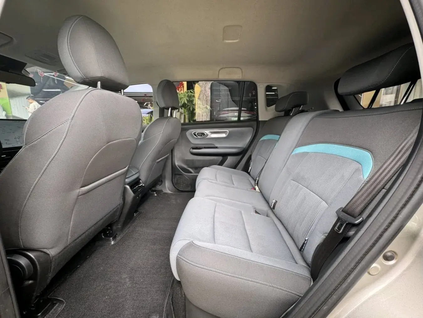 2023 AION Y thumbnail 4