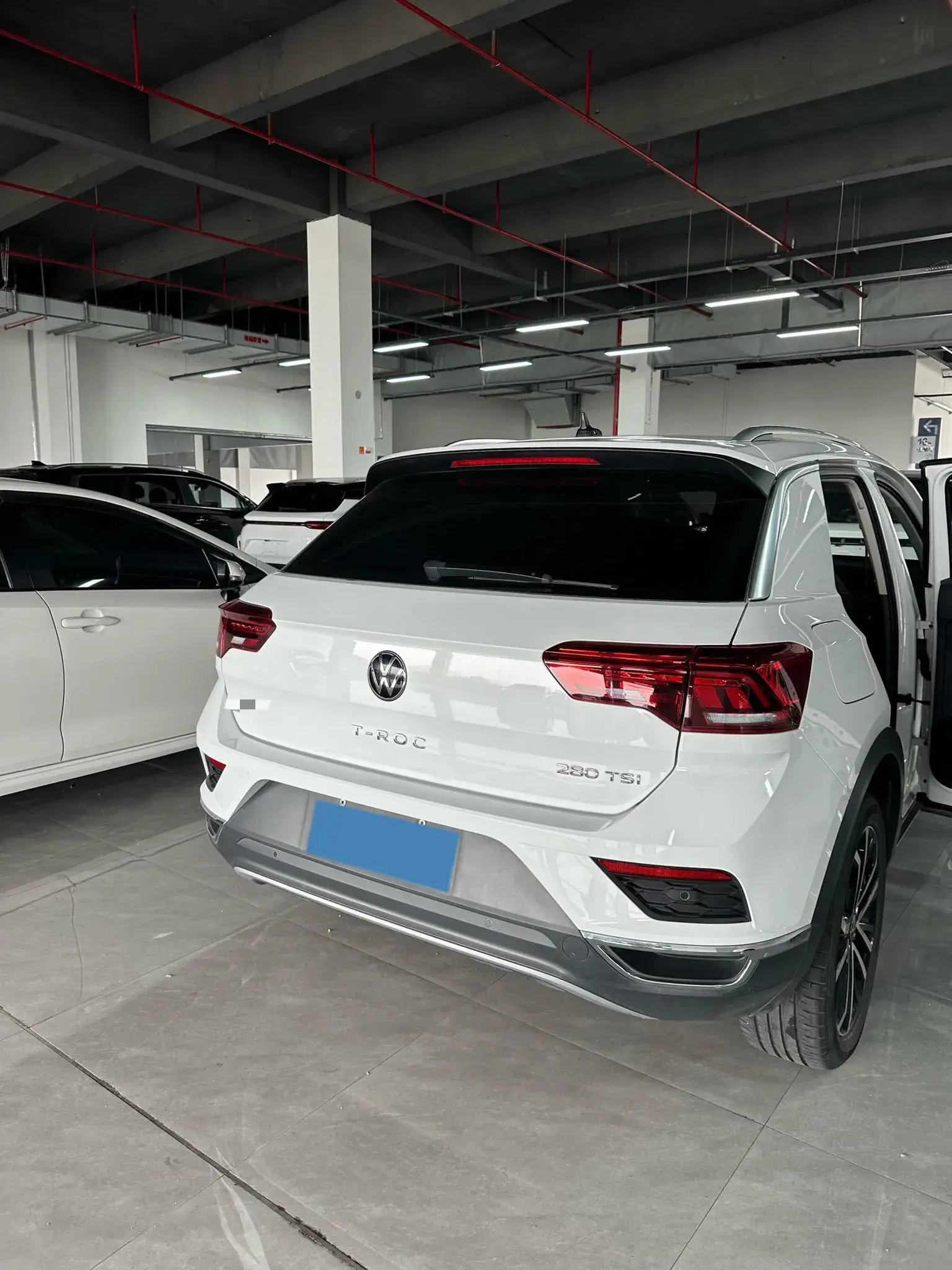 2022 VOLKSWAGEN T-ROC thumbnail 4