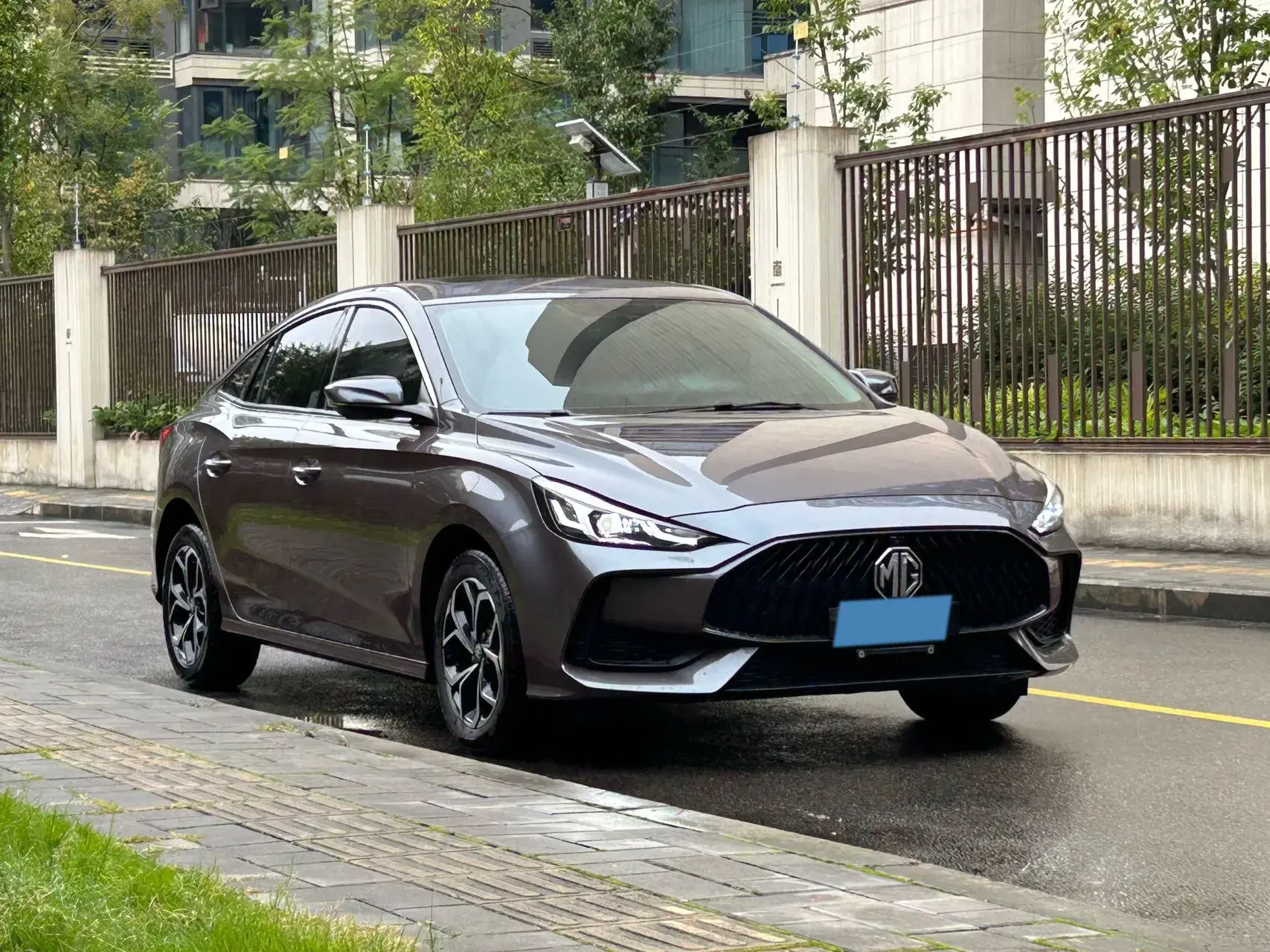 2021 MG 5 thumbnail 3