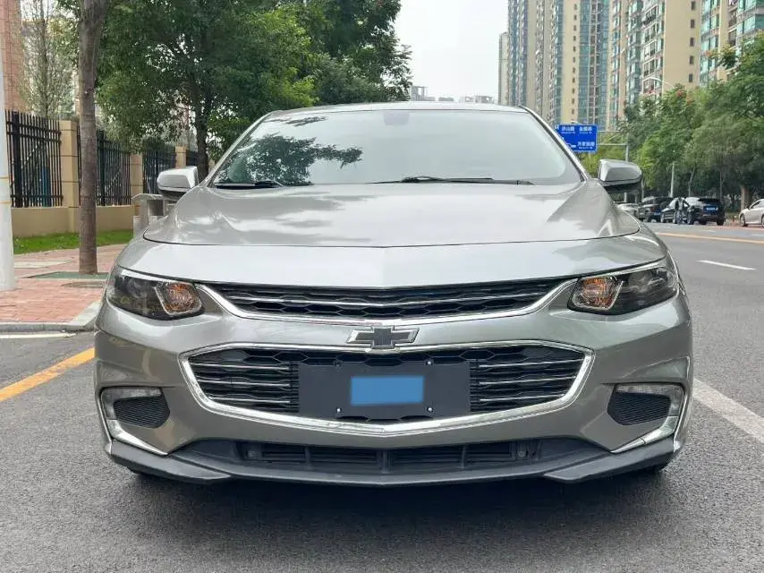 2018 CHEVROLET MALIBU thumbnail 2