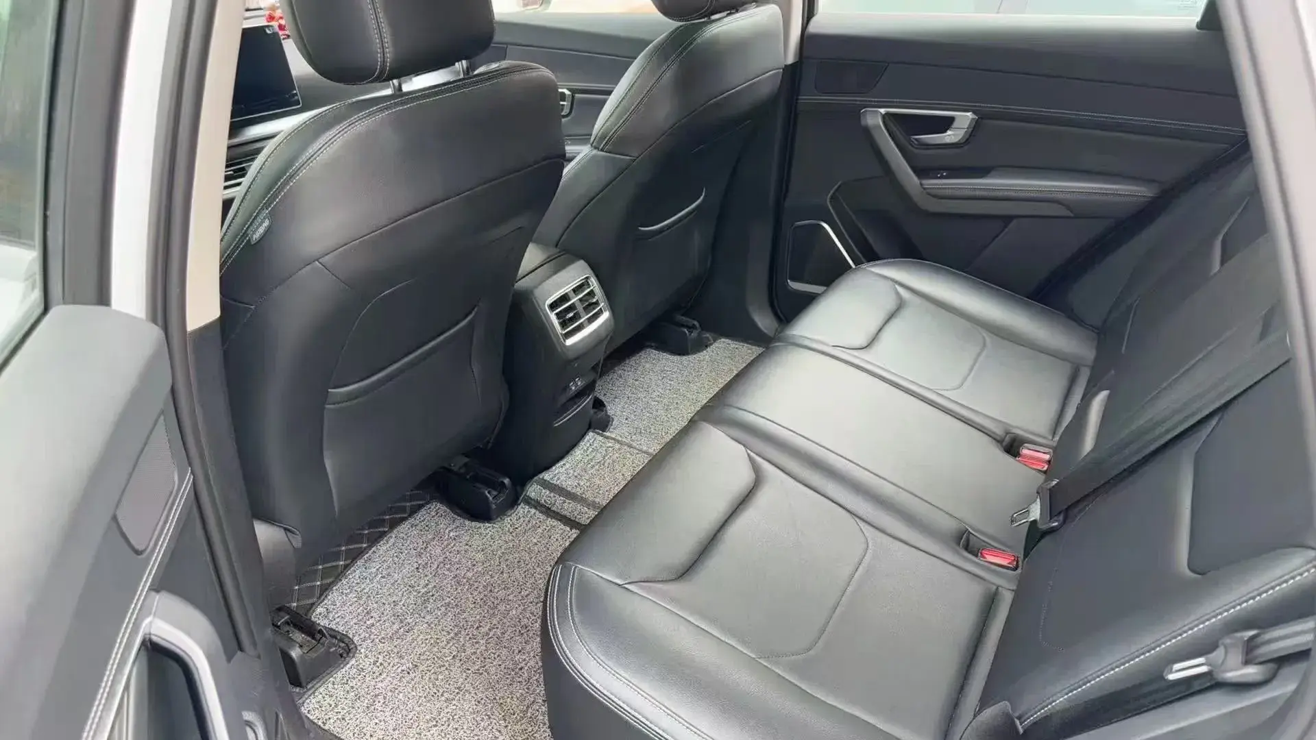 2019 BYD SONG thumbnail 4