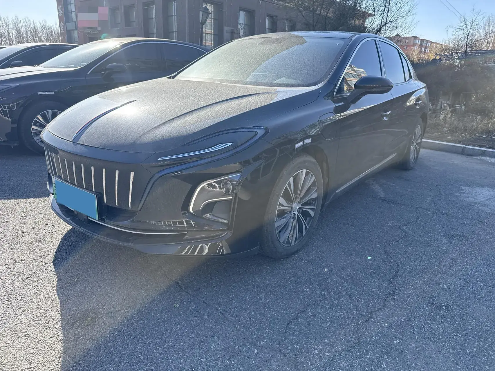 2022 HONGQI E-QM5 view 1