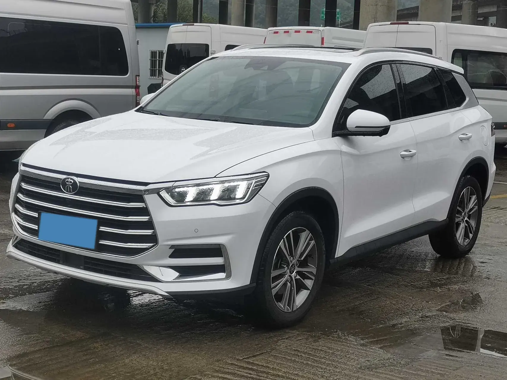 2019 BYD SONG view 1