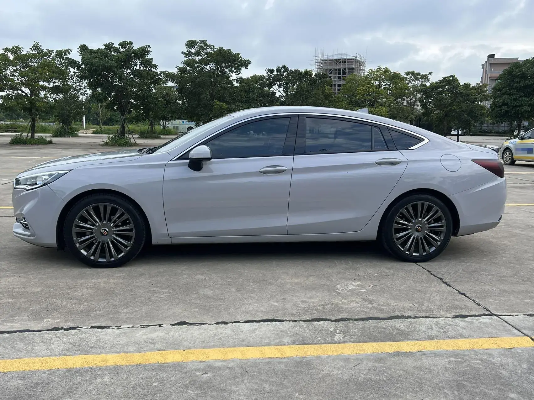 2020 HONGQI H5 thumbnail 3