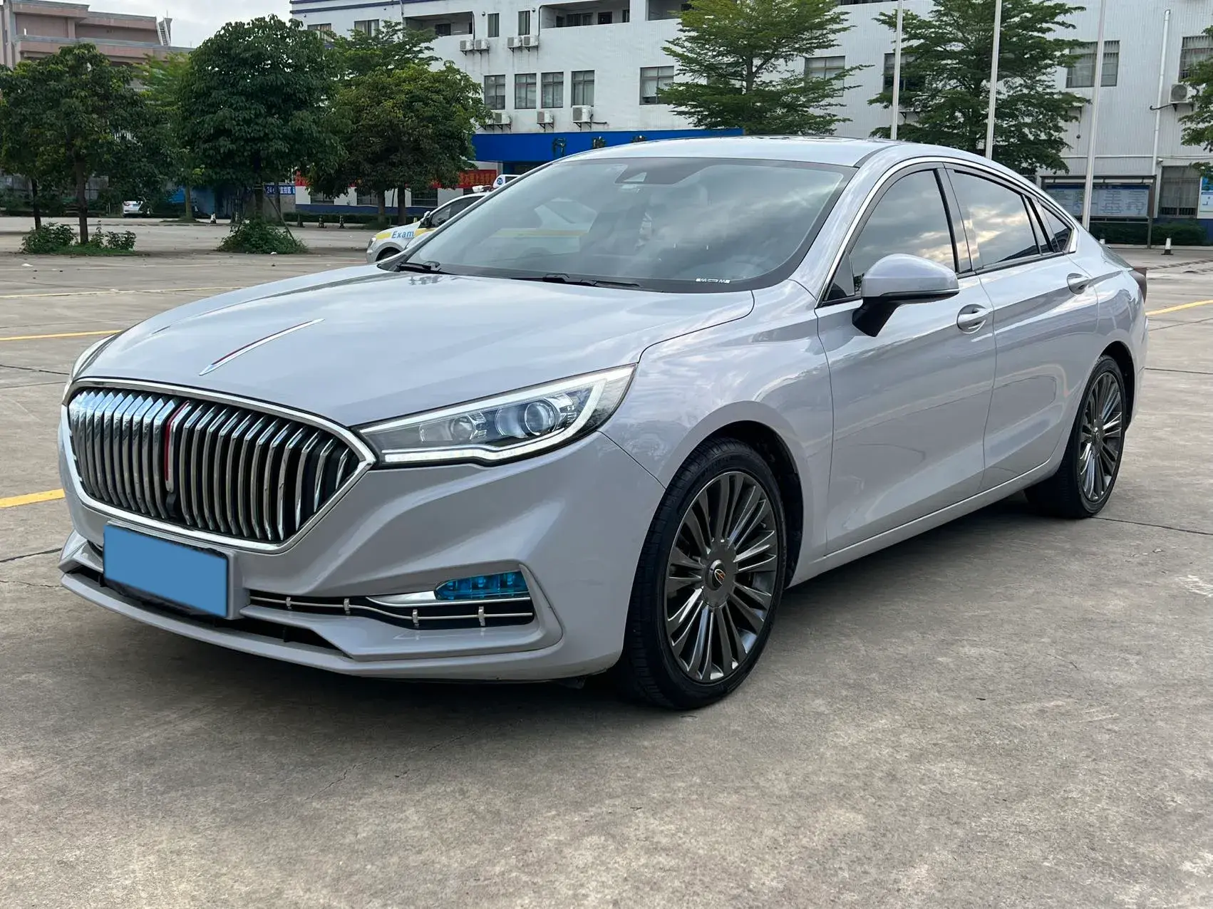 2020 HONGQI H5 view 1