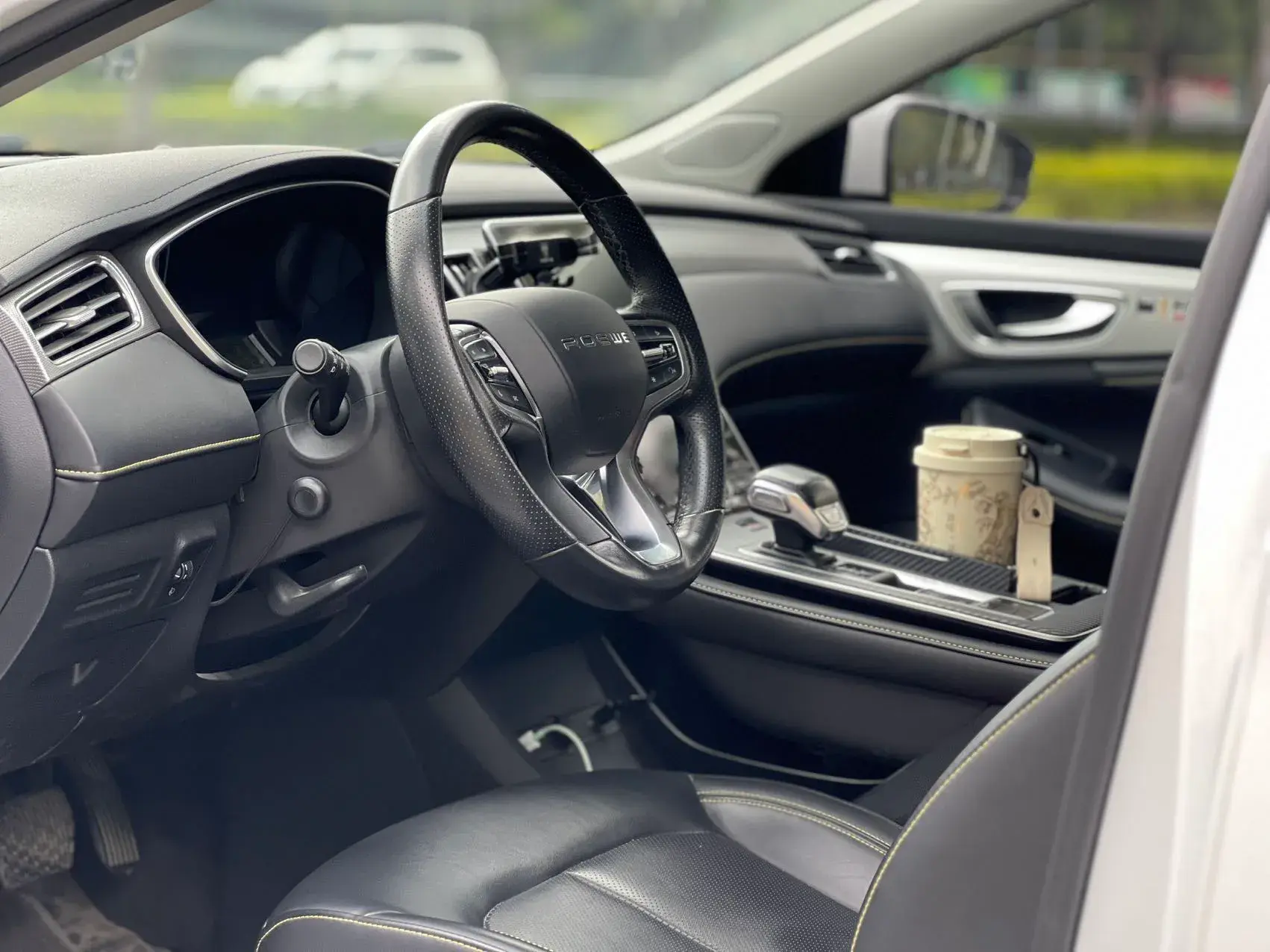 2022 ROEWE I6 thumbnail 3