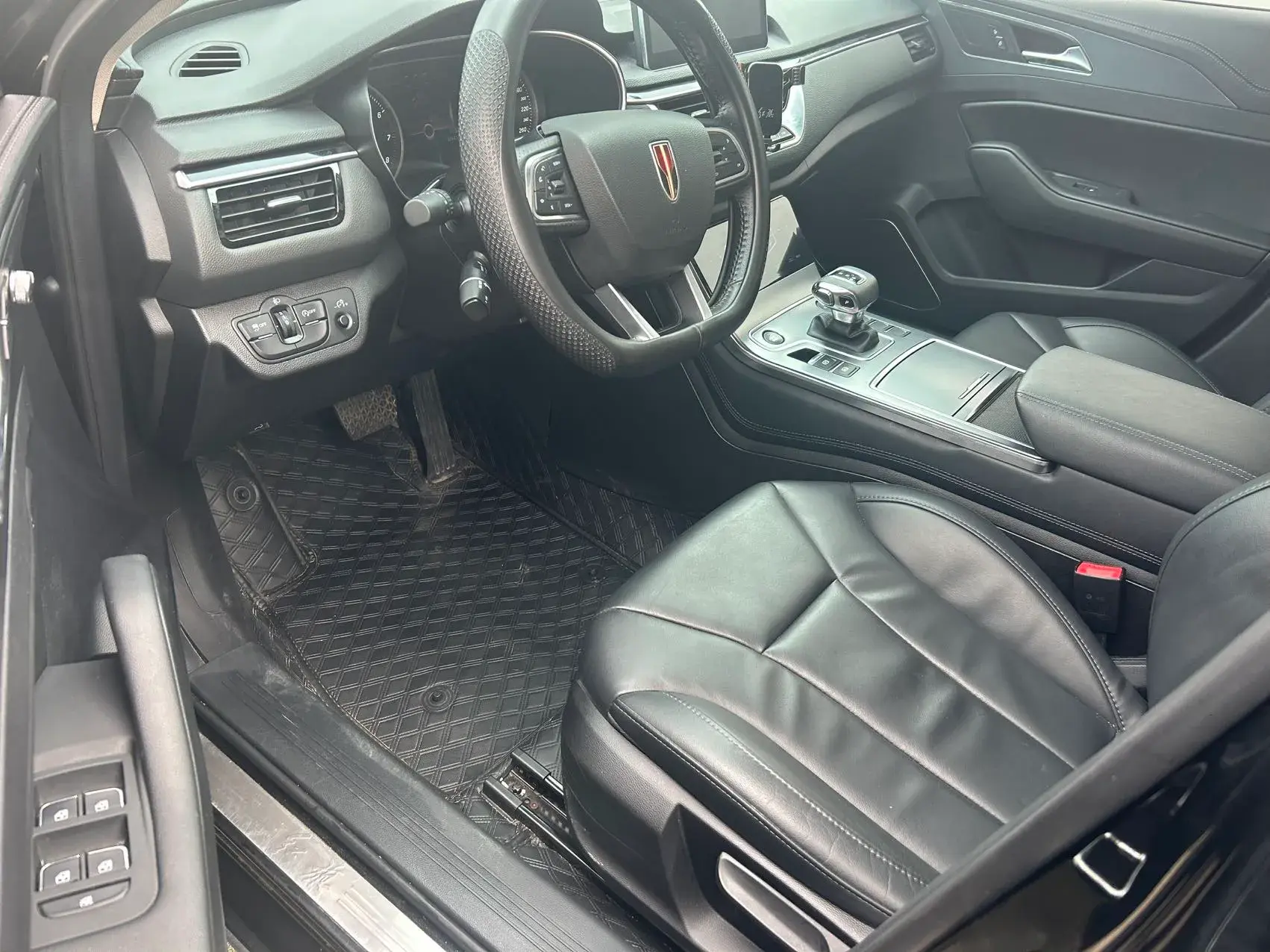 2022 HONGQI H5 thumbnail 4