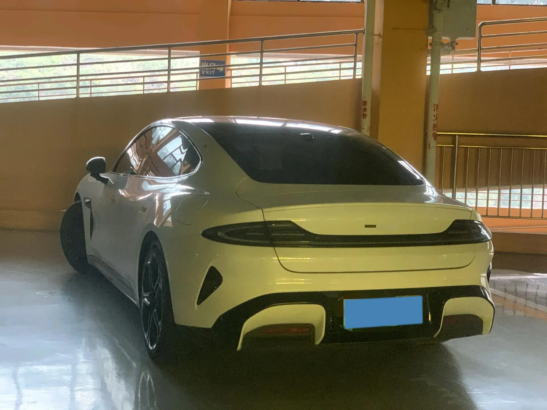 2024 MI SU7 thumbnail 4