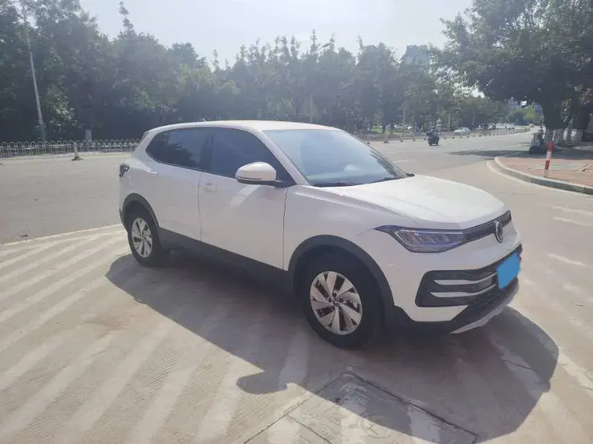 2025 VOLKSWAGEN THARU thumbnail 3