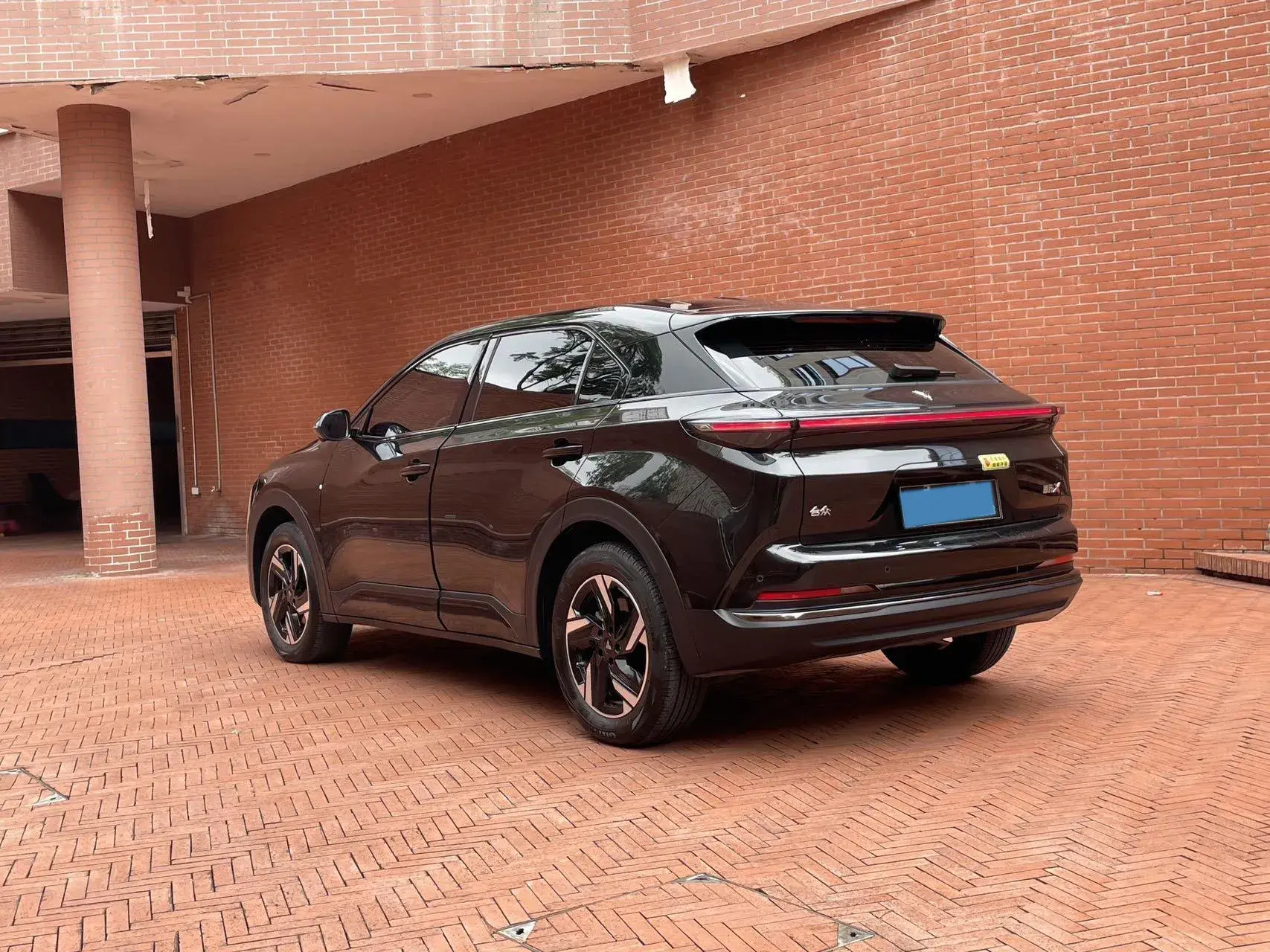 2025 NETA X thumbnail 3