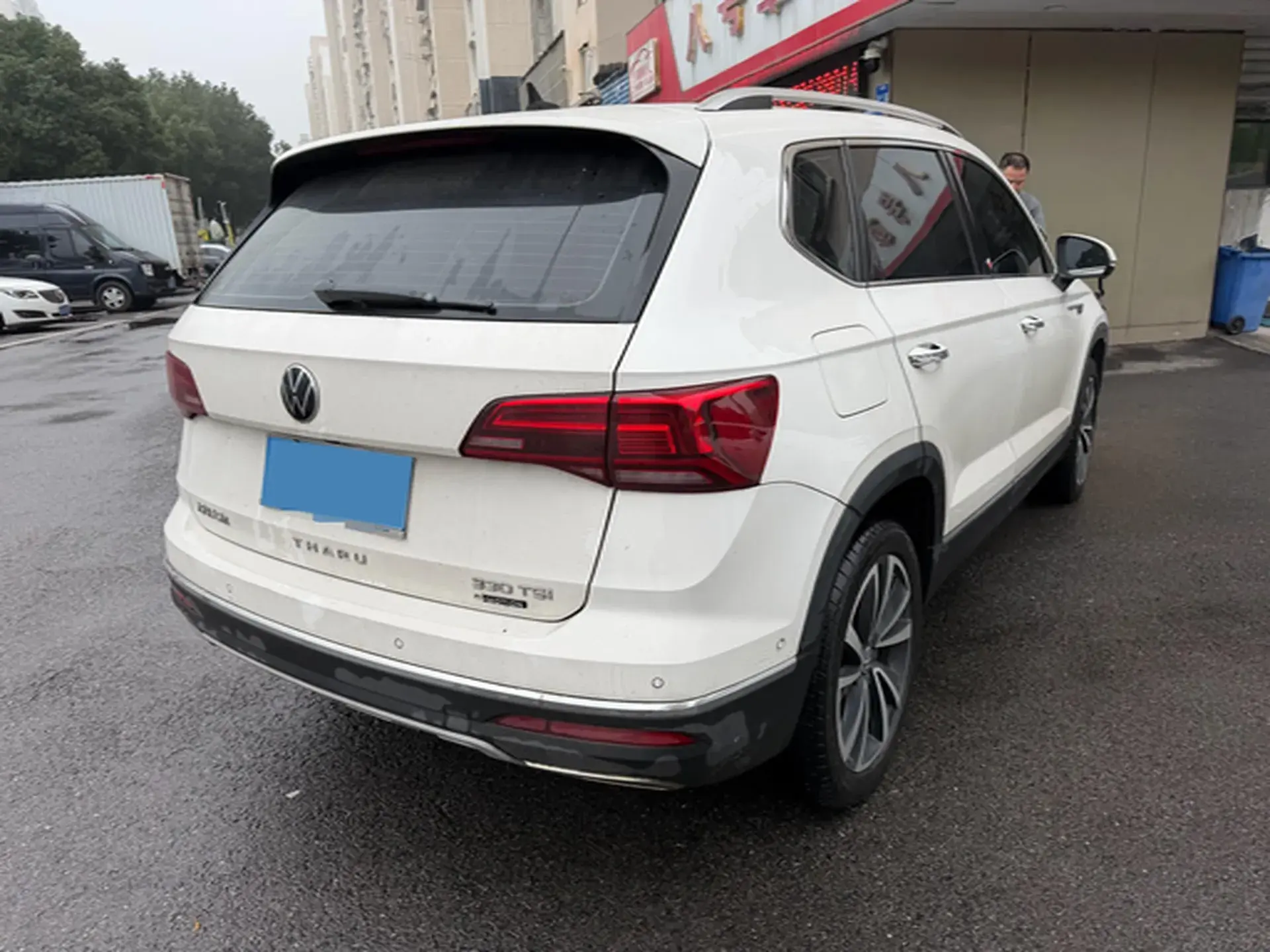 2021 VOLKSWAGEN THARU thumbnail 4