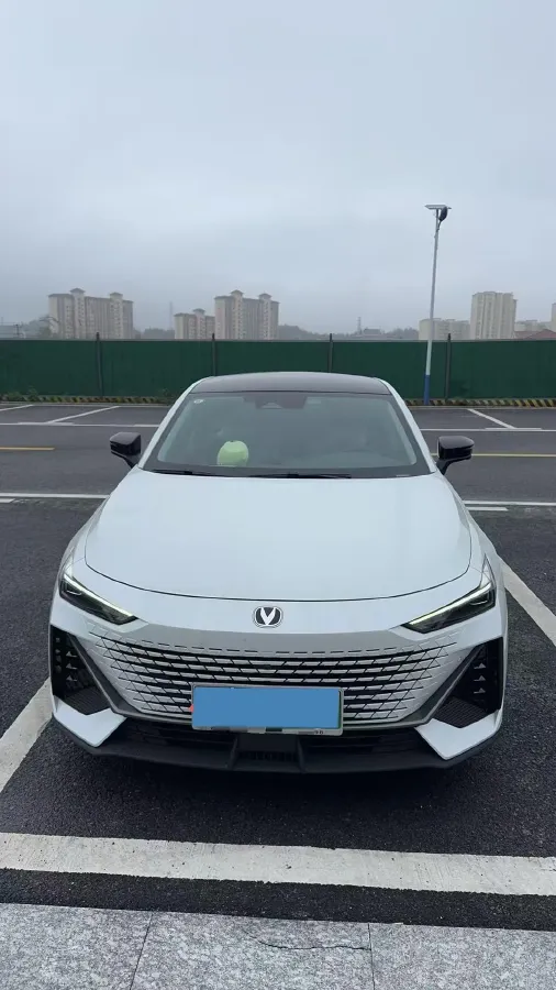 2023 ChangAn UNI-V iDD 1.5T 170HP L4 6TCT PHEV 18.4KWH,autocango,china used car exporter,china ev exporter,chinese used car exporter,chinese used ev exporter