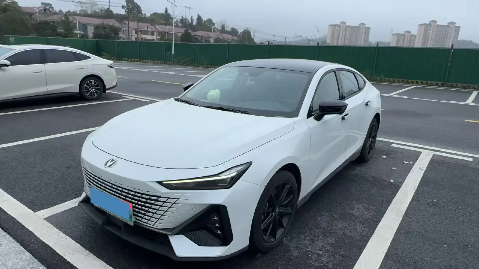 2023 ChangAn UNI-V iDD 1.5T 170HP L4 6TCT PHEV 18.4KWH