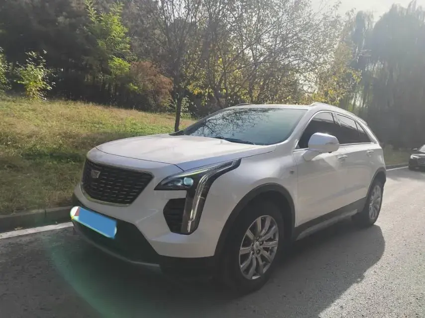 2018 Cadillac XT4 2.0T 241HP L4 9AT