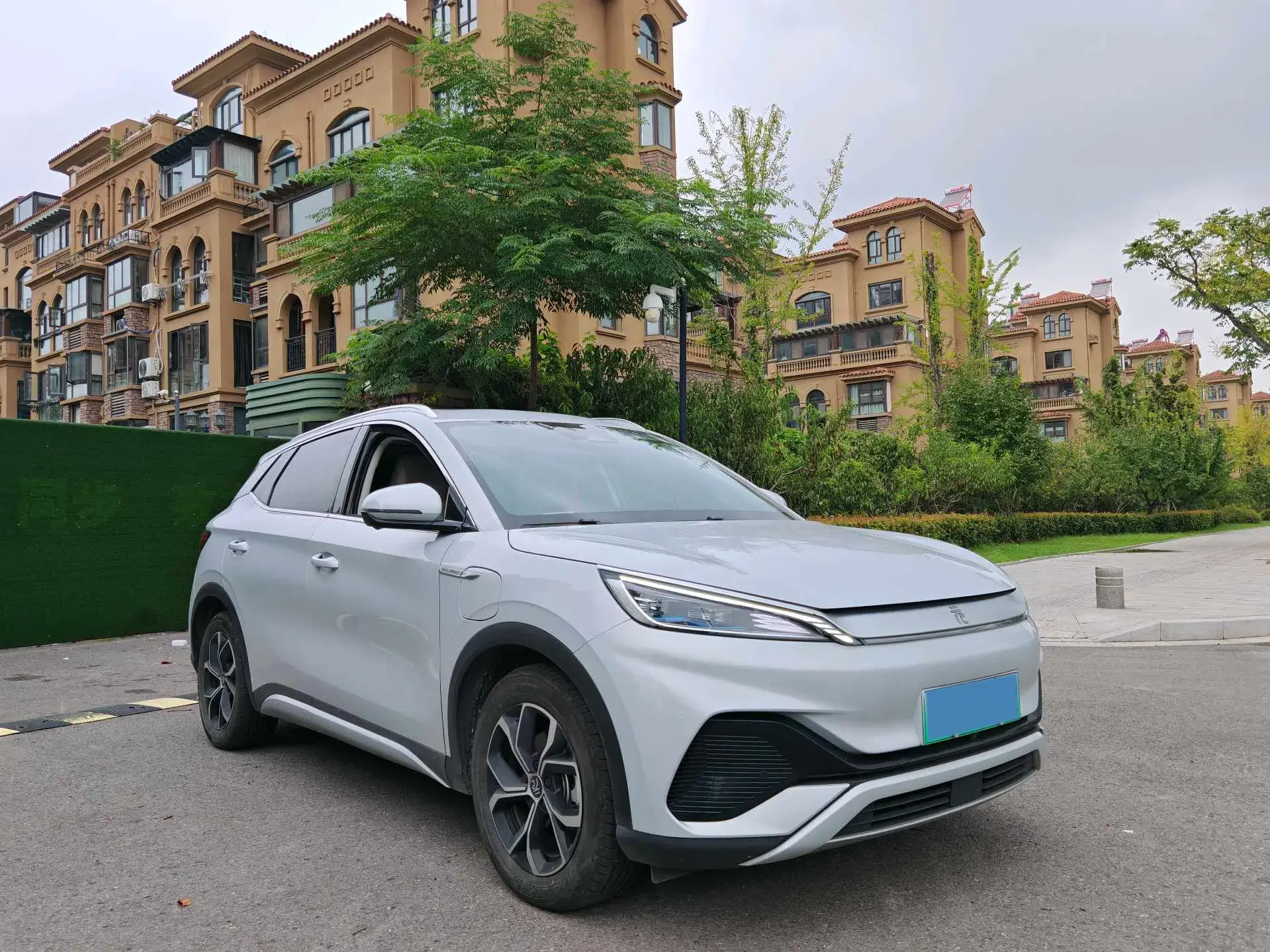 2023 BYD YUAN thumbnail 3