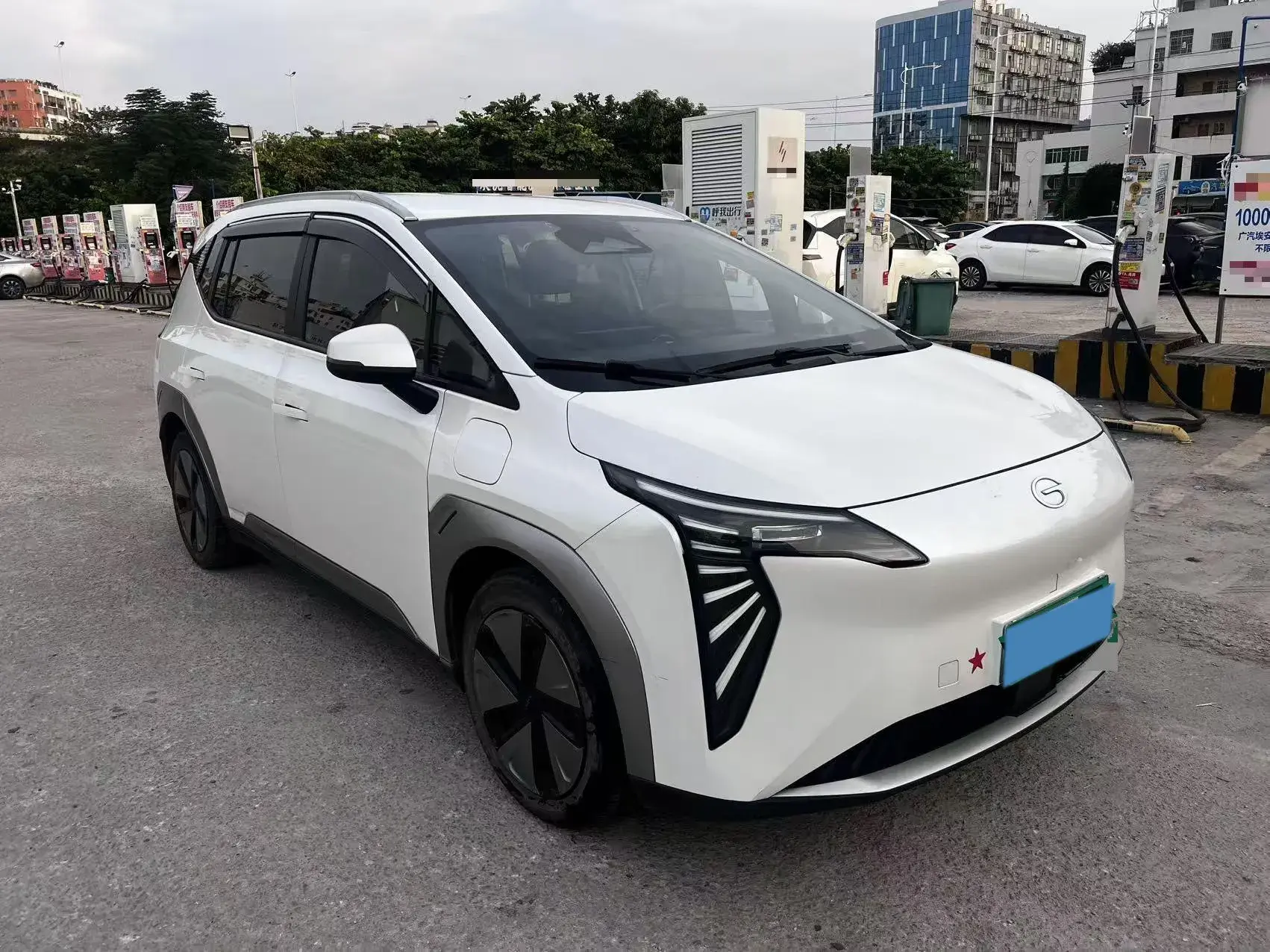 2023 AION Y thumbnail 3