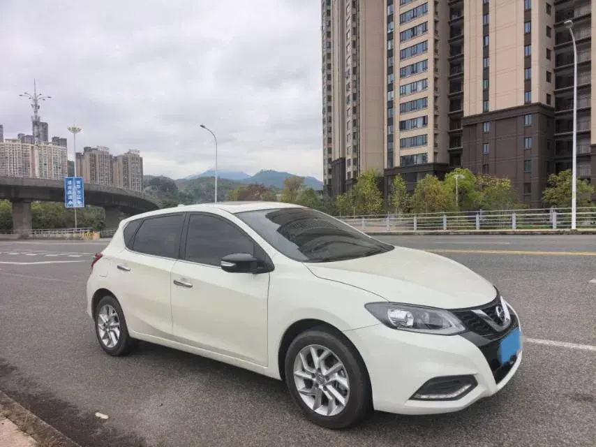 2021 NISSAN TIIDA thumbnail 3