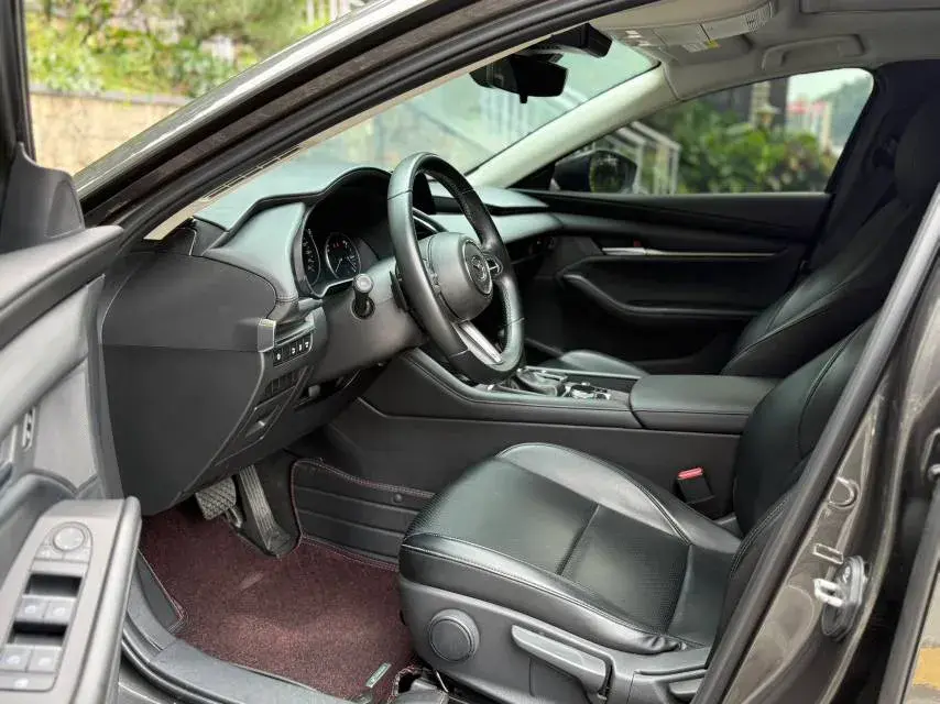 2023 MAZDA 3 thumbnail 4