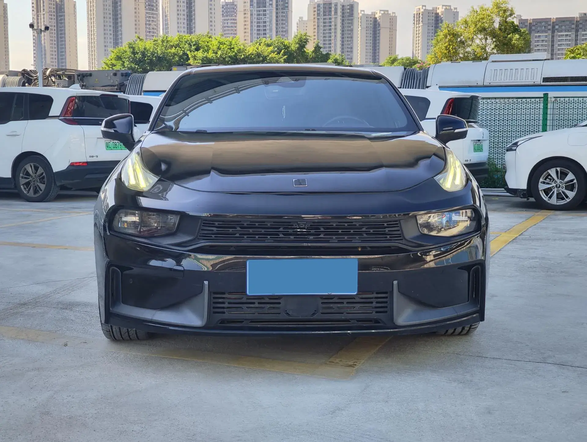 2019 LYNK&CO 03 thumbnail 3