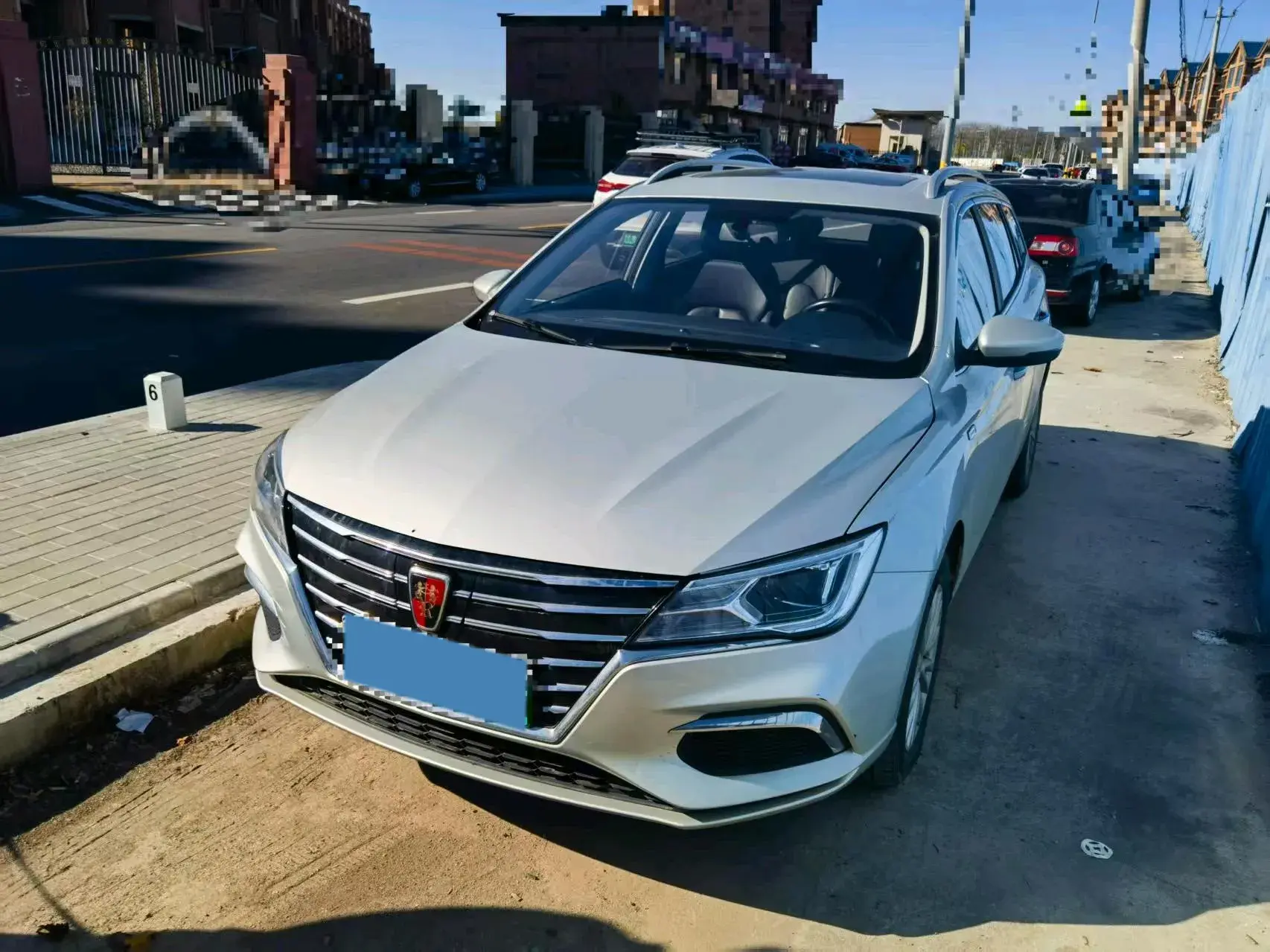 2019 ROEWE EI5 view 1