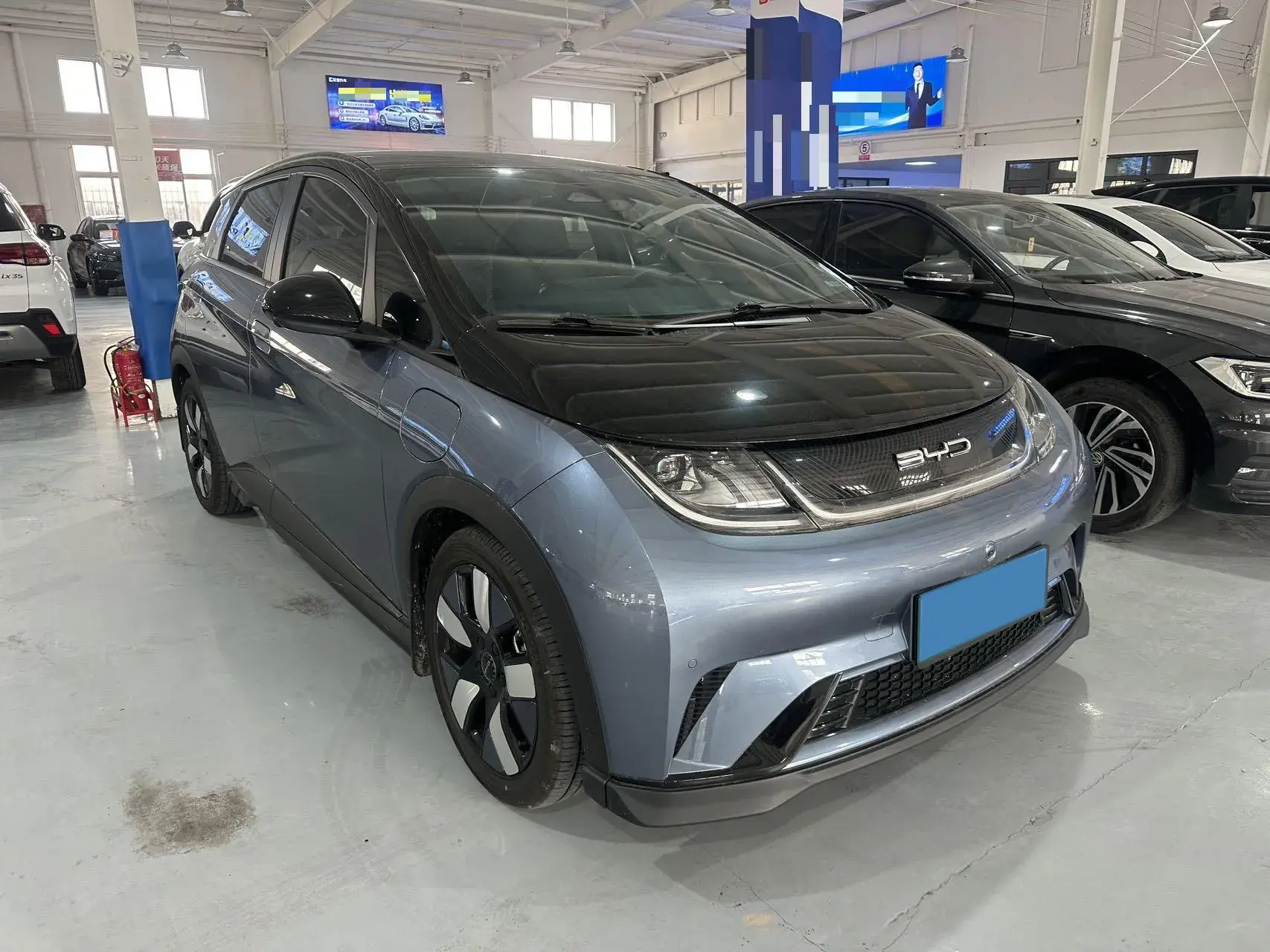 2023 BYD DOLPHIN thumbnail 3