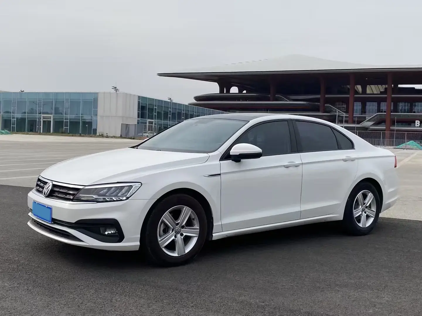 2019 VOLKSWAGEN LAMANDO view 1