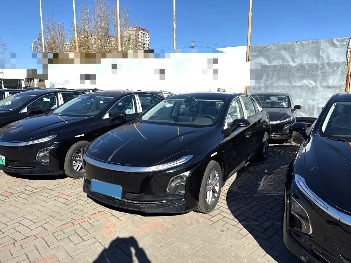 2025 HongQi E-QM5 BEV