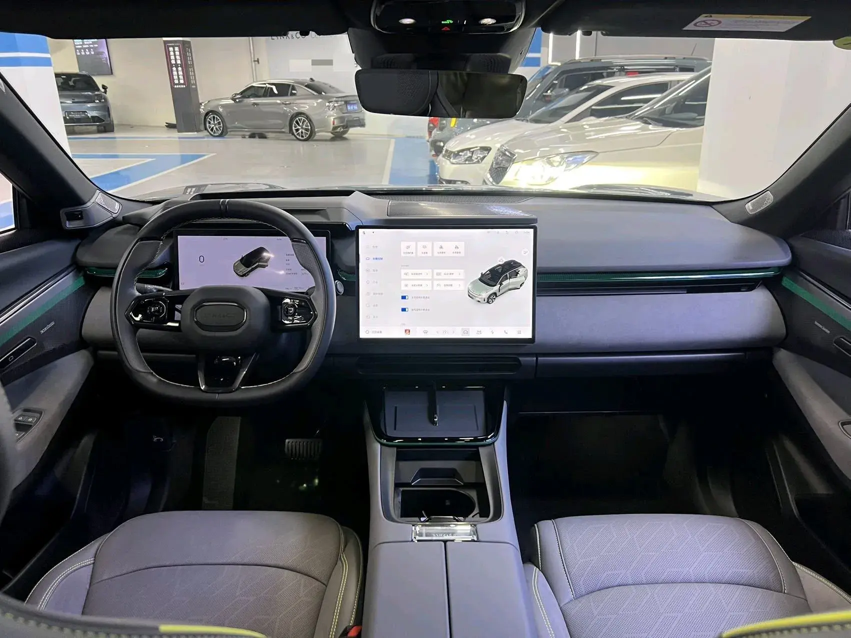 2025 LYNK&CO 08 thumbnail 4