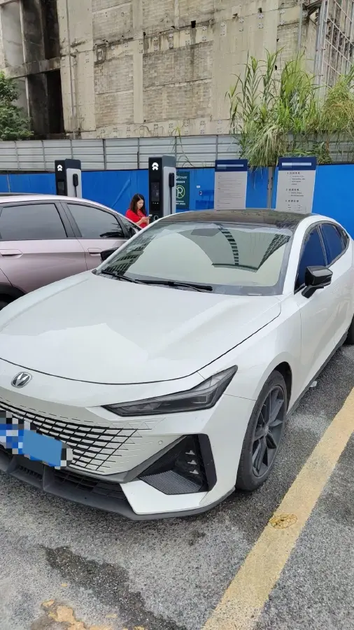 2022 ChangAn UNI-V 1.5T 188HP L4 7DCT