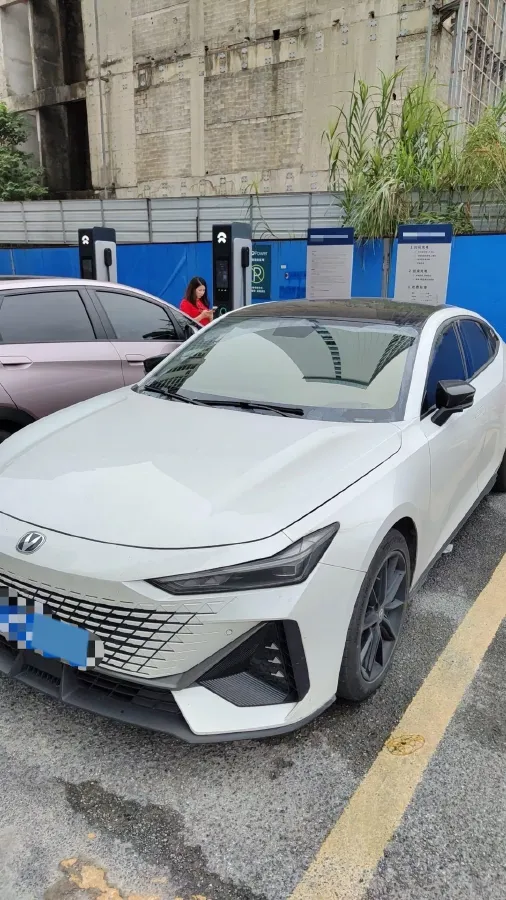 2022 ChangAn UNI-V 1.5T 188HP L4 7DCT,autocango,china used car exporter,china ev exporter,chinese used car exporter,chinese used ev exporter