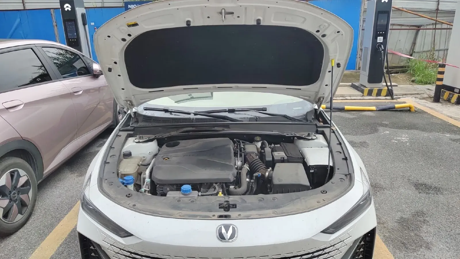 2022 ChangAn UNI-V 1.5T 188HP L4 7DCT,autocango,china used car exporter,china ev exporter,chinese used car exporter,chinese used ev exporter