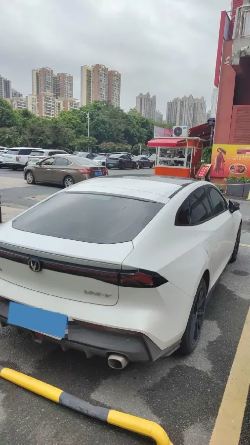 2022 ChangAn UNI-V 1.5T 188HP L4 7DCT,autocango,china used car exporter,china ev exporter,chinese used car exporter,chinese used ev exporter
