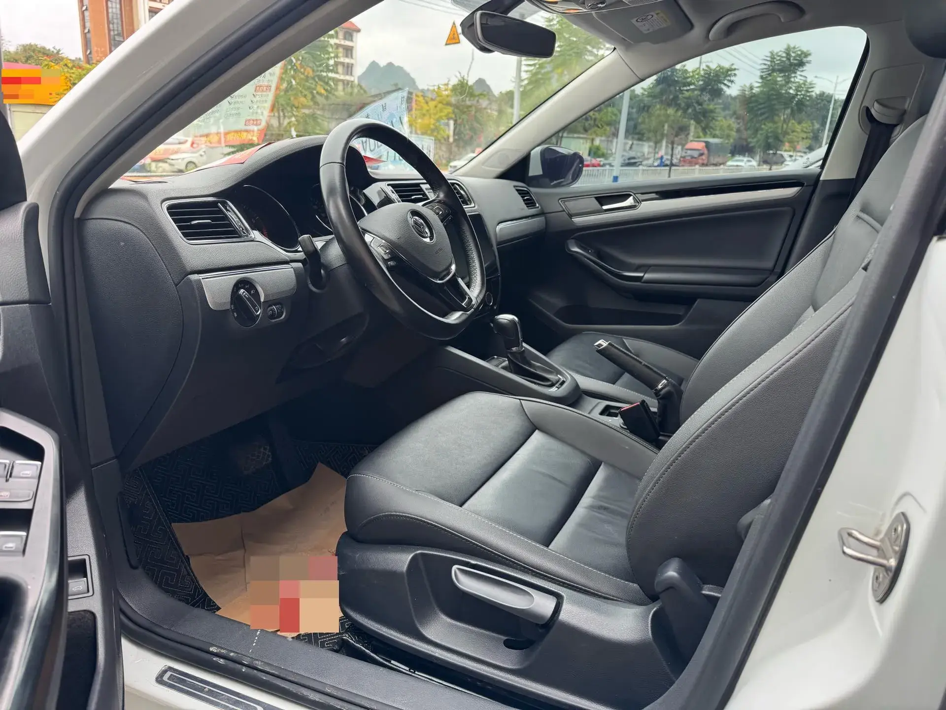 2018 VOLKSWAGEN SAGITAR thumbnail 4