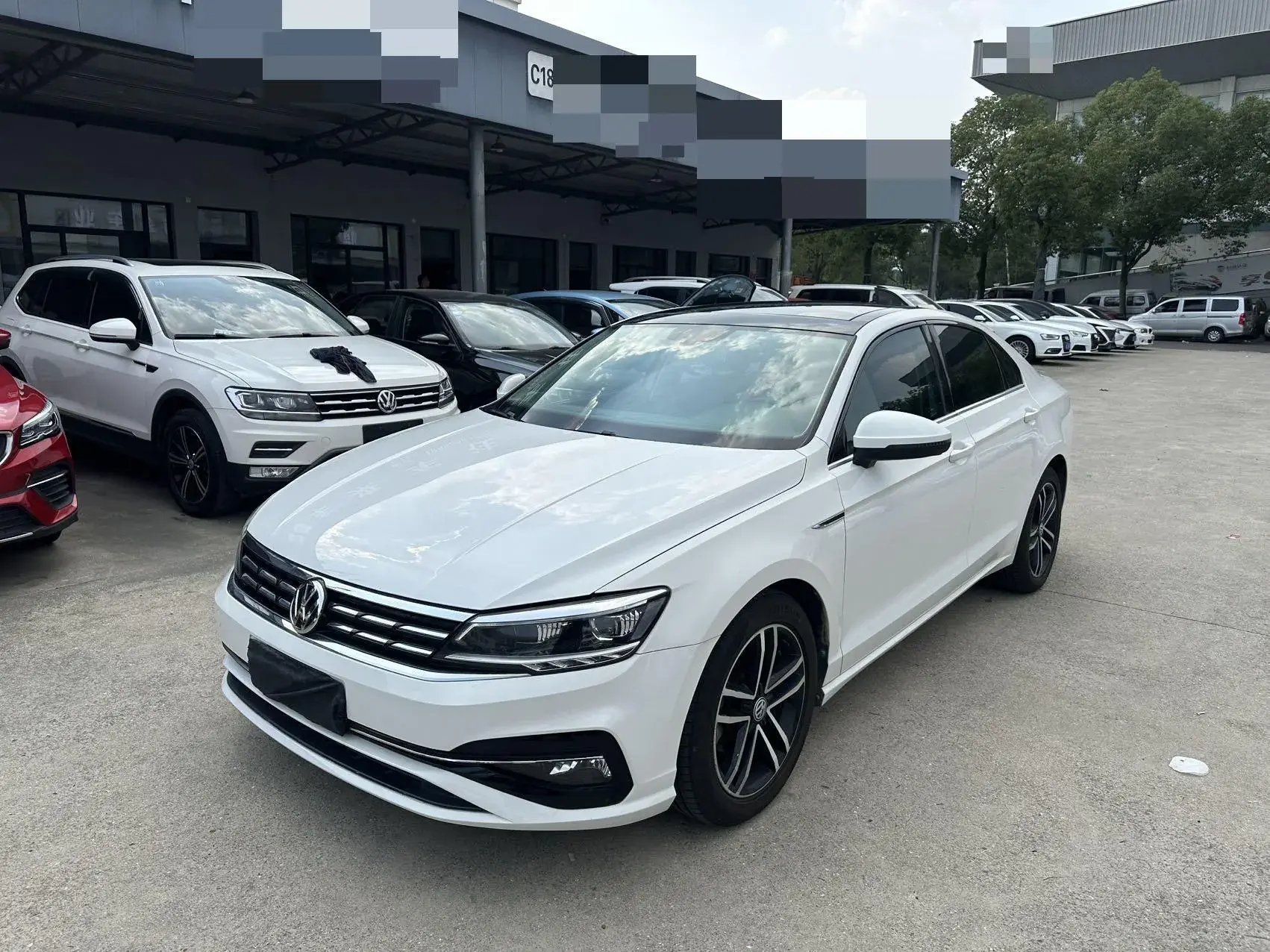 2019 VOLKSWAGEN LAMANDO view 1