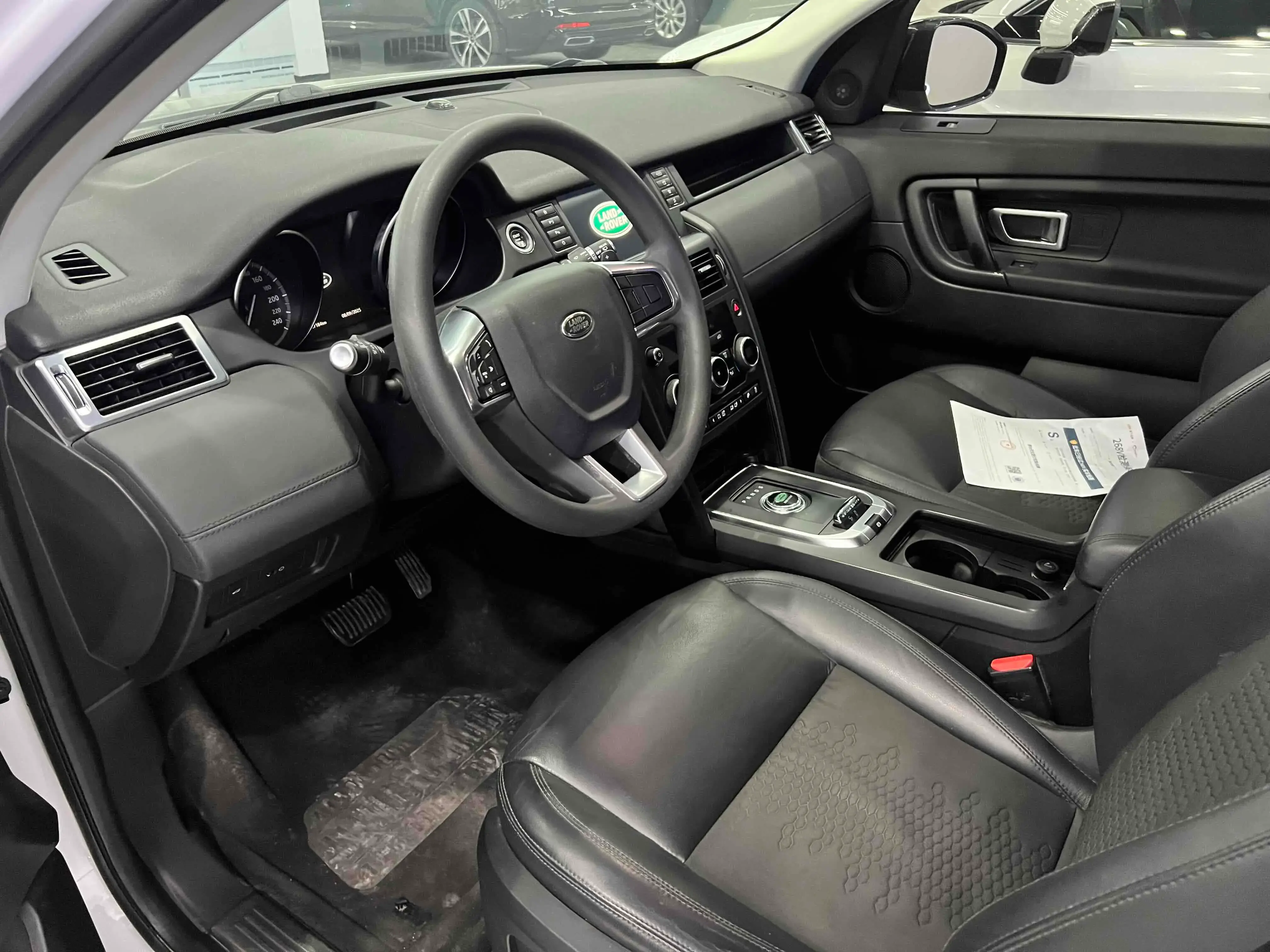 2018 LAND ROVER thumbnail 4