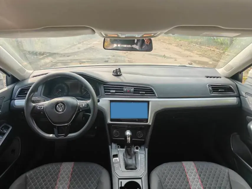 2021 VOLKSWAGEN LAMANDO thumbnail 4