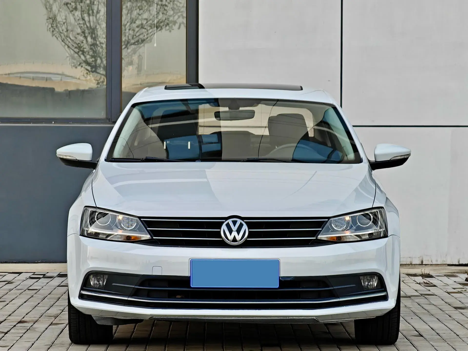 2018 VOLKSWAGEN SAGITAR thumbnail 2