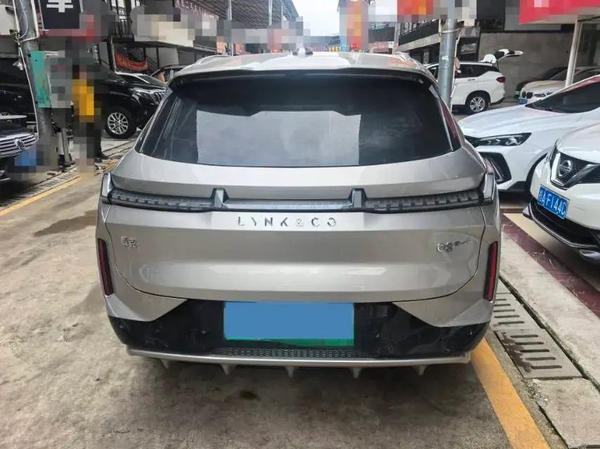 2023 LYNK&CO 08 thumbnail 3