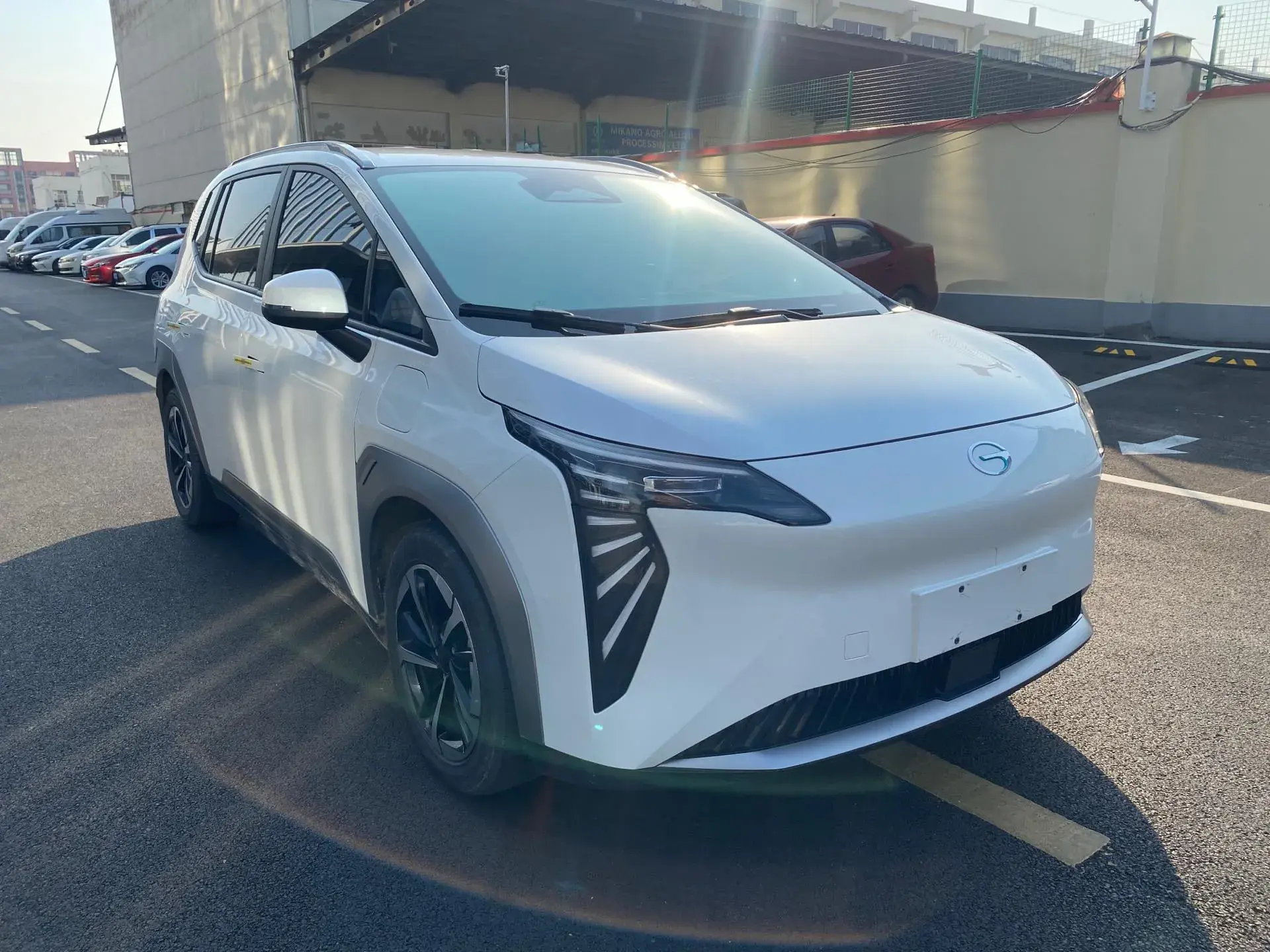 2025 AION Y thumbnail 3