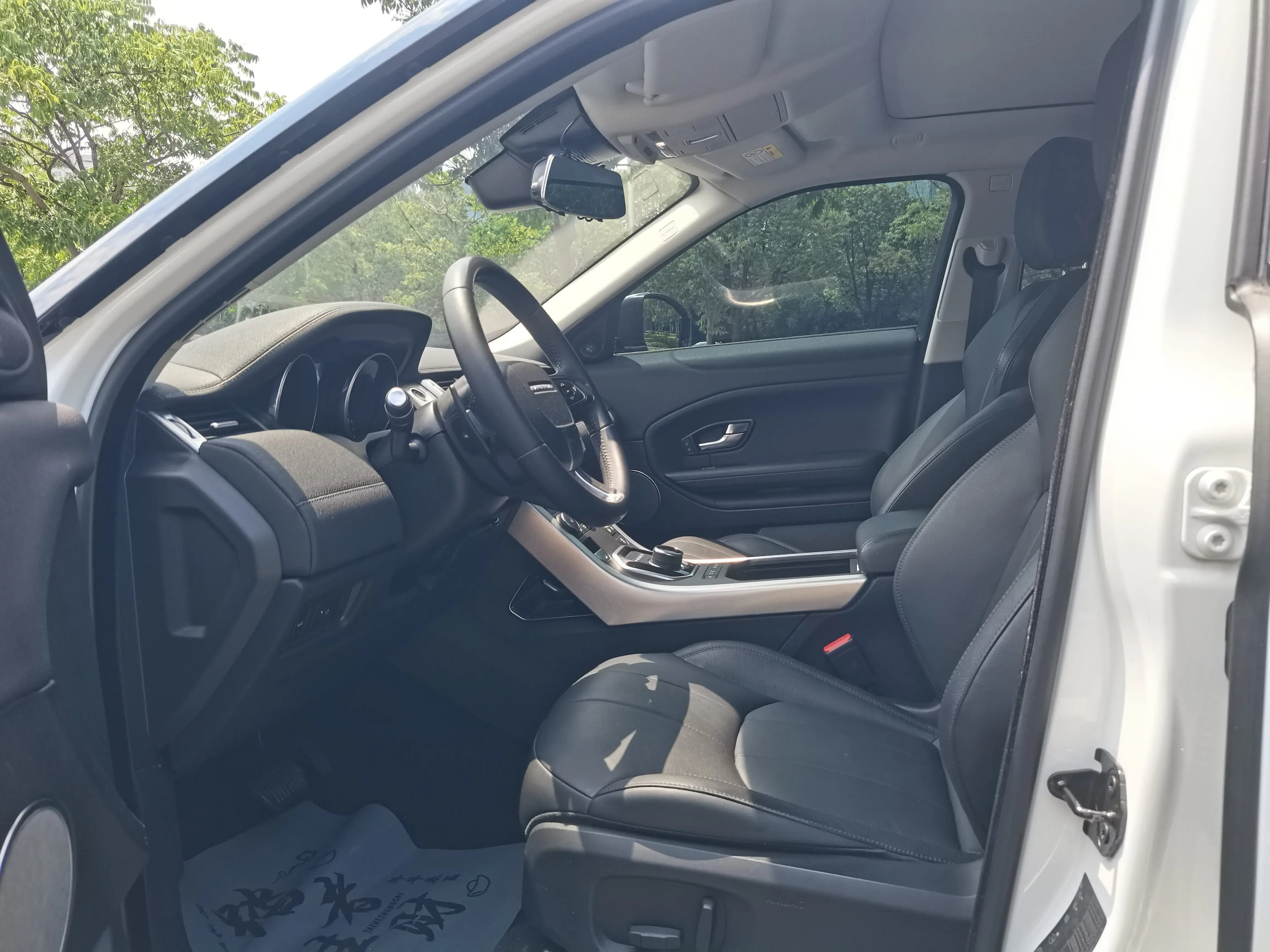 2018 LAND ROVER thumbnail 4