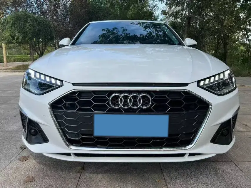 2022 AUDI A4L thumbnail 2