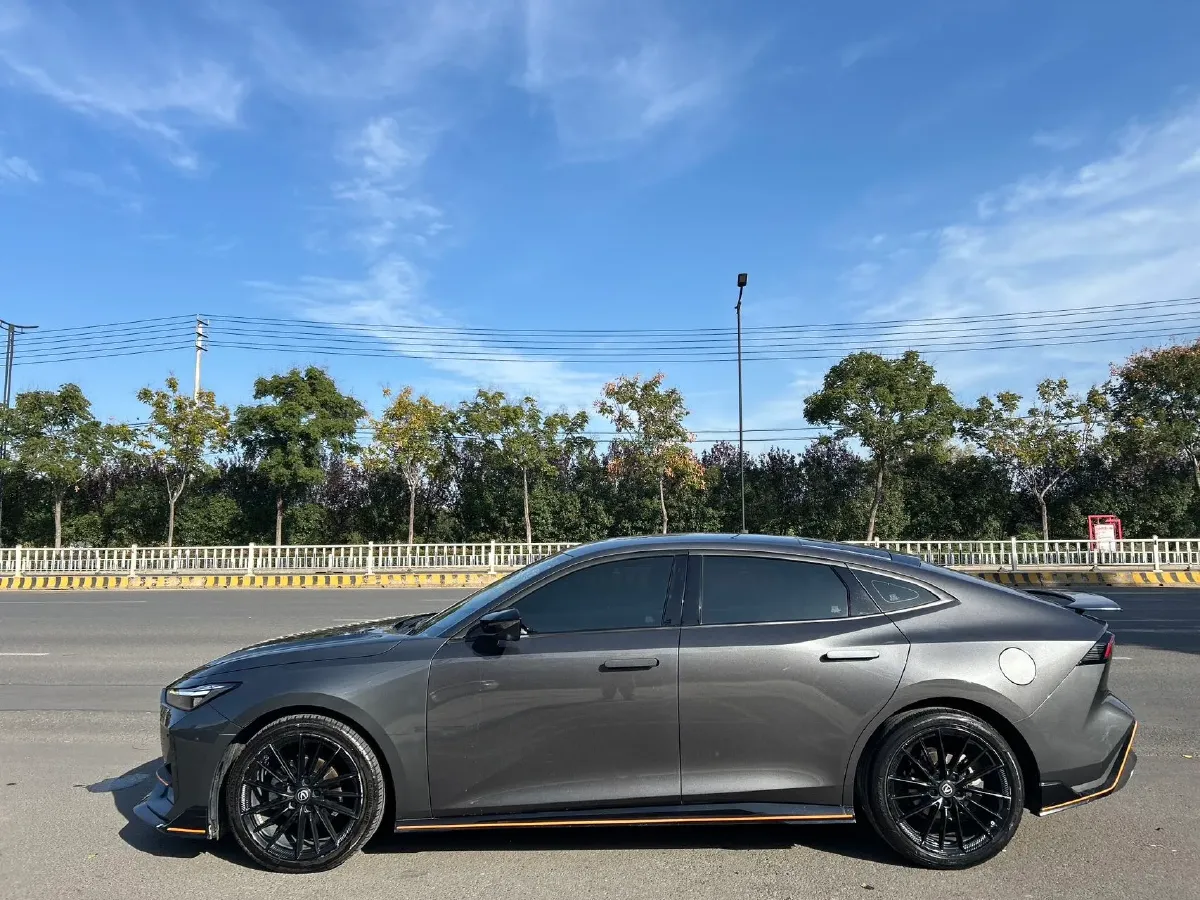 2022 ChangAn UNI-V 1.5T 188HP L4 7DCT,autocango,china used car exporter,china ev exporter,chinese used car exporter,chinese used ev exporter