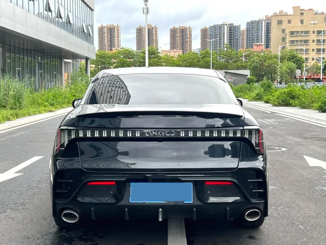 2023 LYNK&CO 03 thumbnail 3