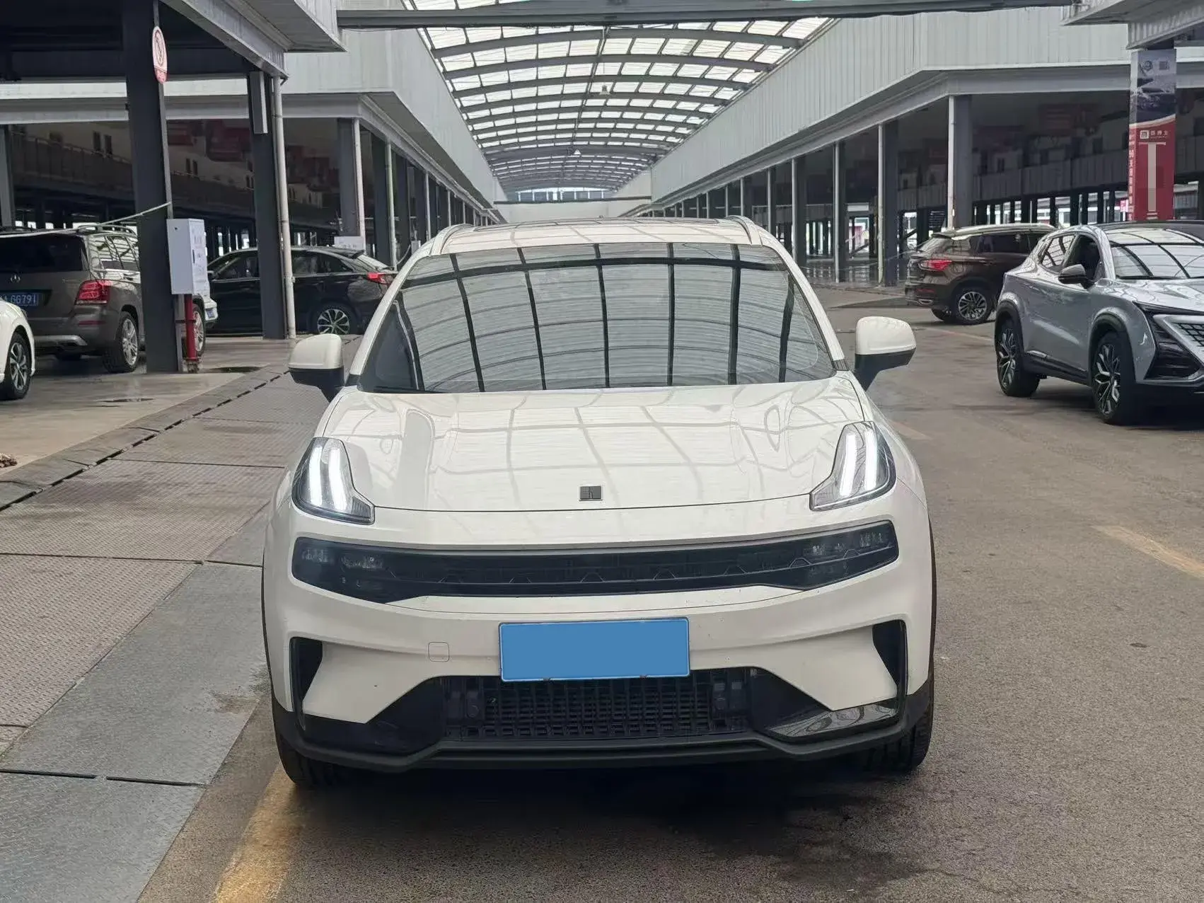 2023 LYNK&CO 06 thumbnail 2