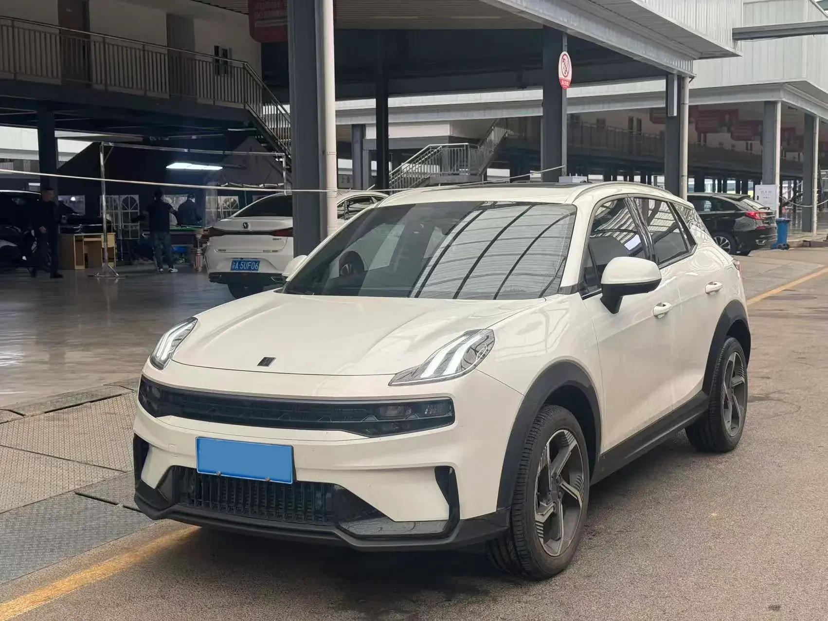 2023 LYNK&CO 06 view 1