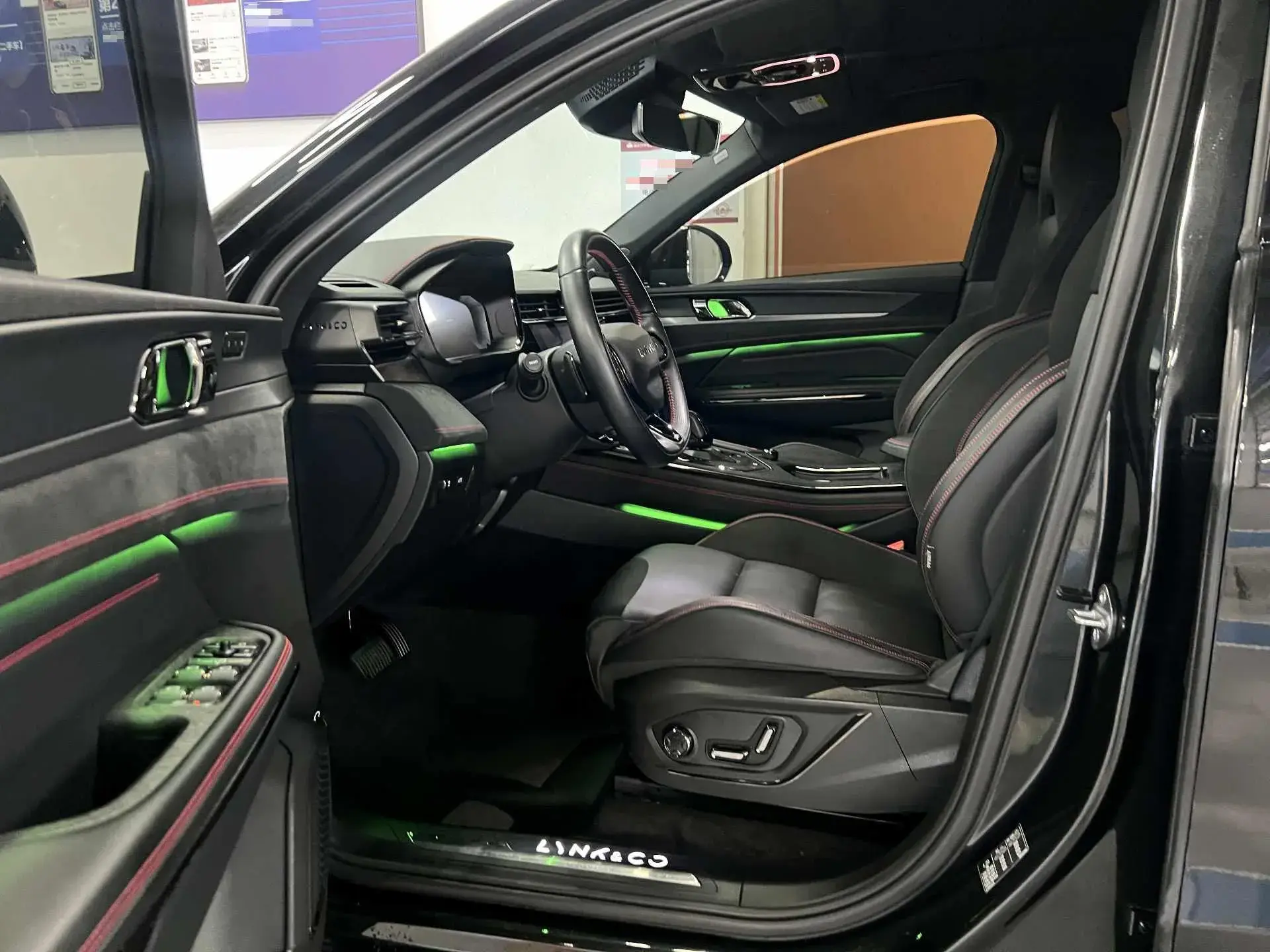 2020 LYNK&CO 05 thumbnail 3