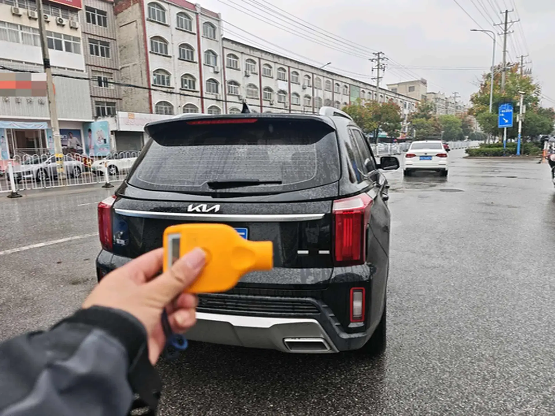 2021 KIA SPORTAGE thumbnail 4